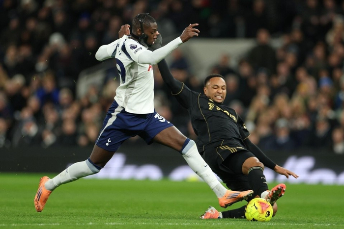 关于热刺遭遇主场不利,需提升整体实力的信息 关于热刺遭遇主场不利,需提升整体实力的信息