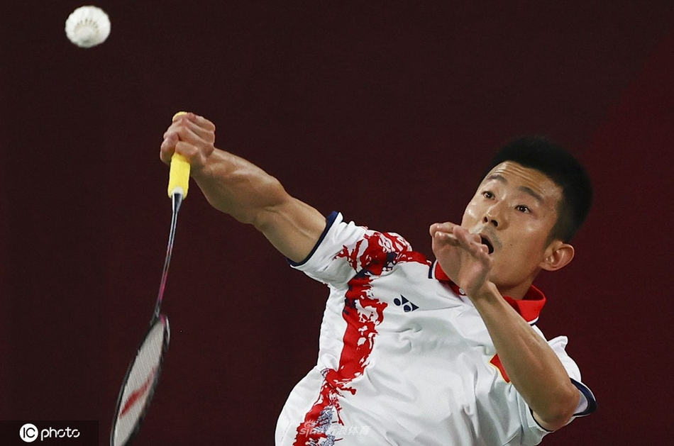 泰国羽毛球队强势印度羽毛球队，谌龙完成帽子戏法